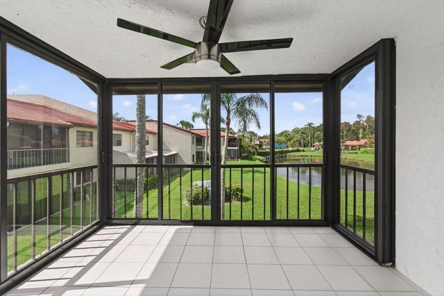 8536 Casa Del Lago 49-B, Boca Raton, FL 33433