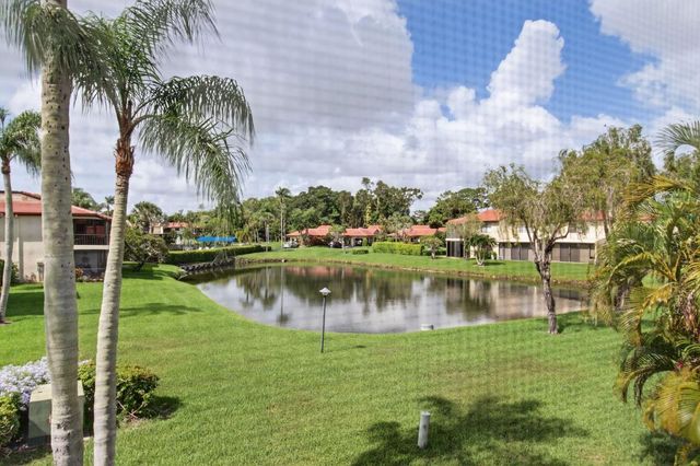 8536 Casa Del Lago 49-B, Boca Raton, FL 33433