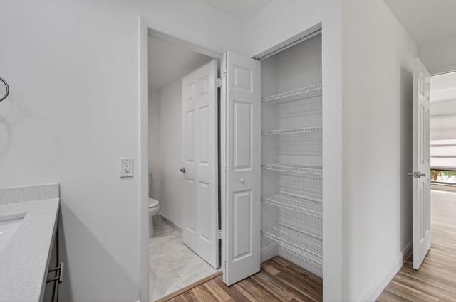 8536 Casa Del Lago 49-B, Boca Raton, FL 33433