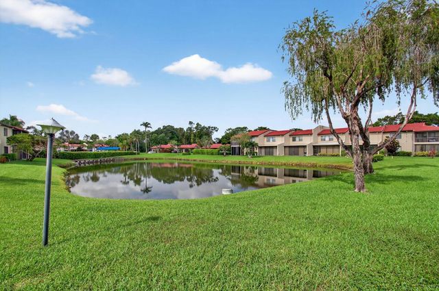 8536 Casa Del Lago 49-B, Boca Raton, FL 33433