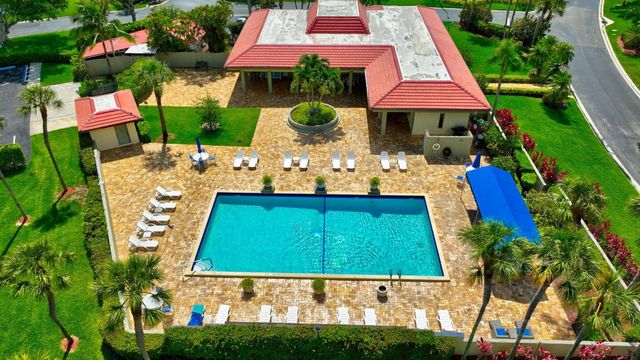 8536 Casa Del Lago 49-B, Boca Raton, FL 33433