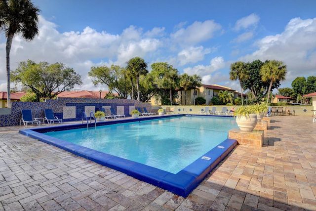 8536 Casa Del Lago 49-B, Boca Raton, FL 33433