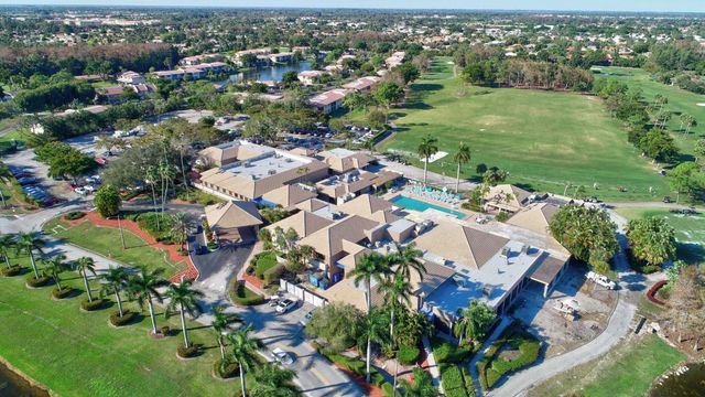 8536 Casa Del Lago 49-B, Boca Raton, FL 33433
