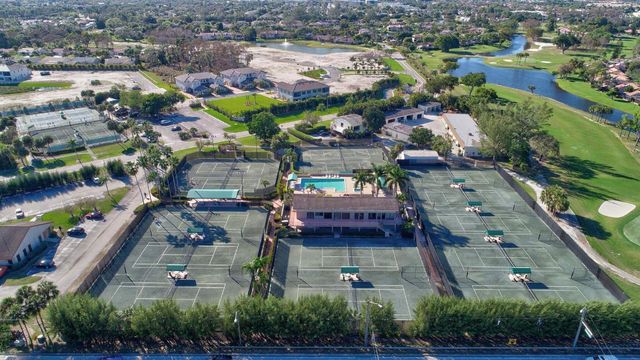 8536 Casa Del Lago 49-B, Boca Raton, FL 33433