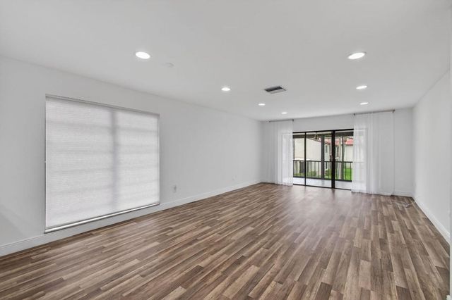 8536 Casa Del Lago 49-B, Boca Raton, FL 33433