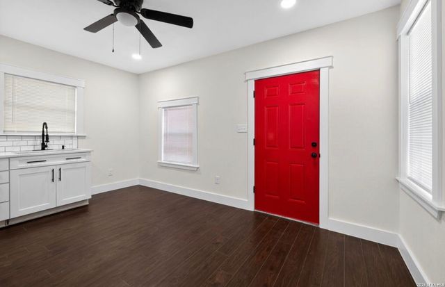 427 Floyd, San Antonio, TX 78204