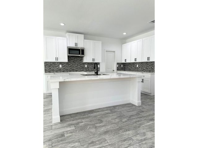 7710 Darnay Drive A, Houston, TX 77033