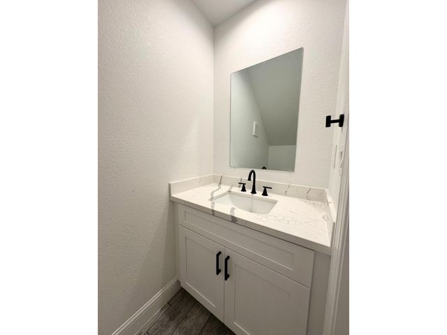 7710 Darnay Drive A, Houston, TX 77033