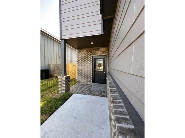 7710 Darnay Drive A, Houston, TX 77033