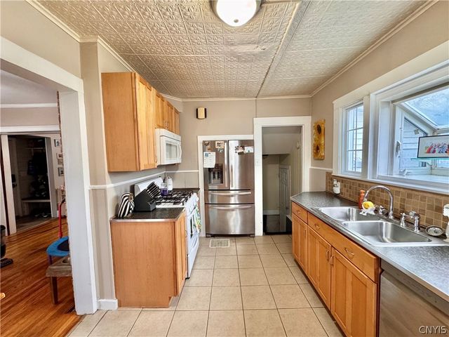 17 Mattie Street, Auburn, NY 13021