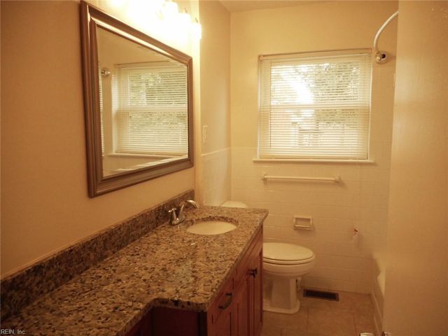 120 Latham DR, Newport News, VA 23605