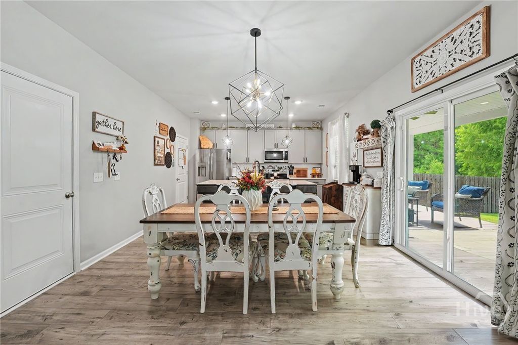 Image 16 of property listing at 147 Brennan Drive, Richmond Hill, GA 31324