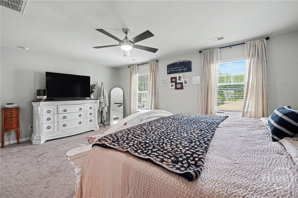 Image 25 of property listing at 147 Brennan Drive, Richmond Hill, GA 31324