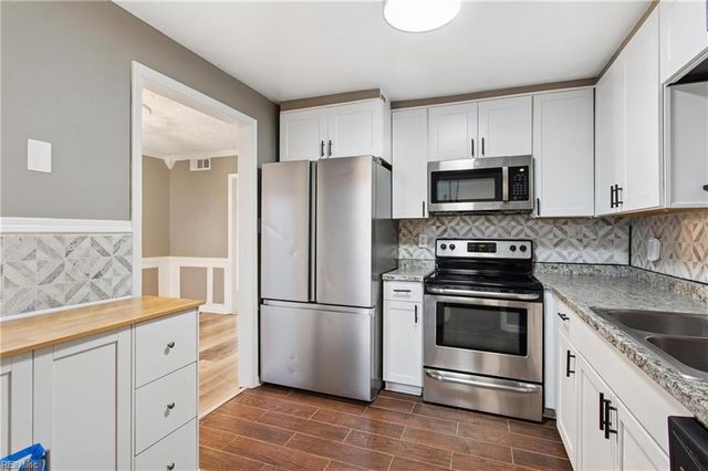 380 Circuit Ln Unit F, Newport News, VA 23608