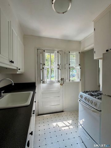 212 Sylvan Knoll Road, Stamford, CT 06902