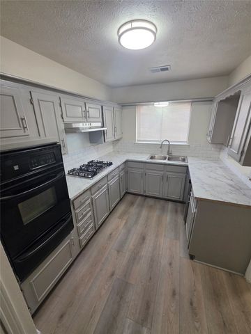 5415 Spruce View Drive, Dallas, TX 75232