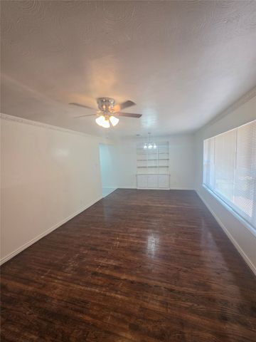 5415 Spruce View Drive, Dallas, TX 75232