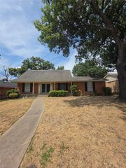 5415 Spruce View Drive, Dallas, TX 75232