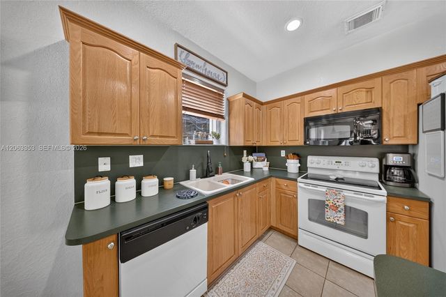16437 SW 76th Terrace, Miami, FL 33193