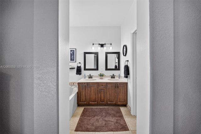 16437 SW 76th Terrace, Miami, FL 33193