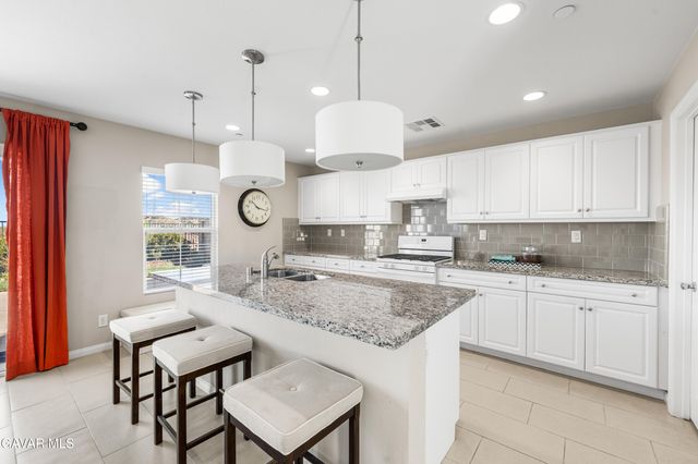 2721 Goldenrain Street, Palmdale, CA 93551