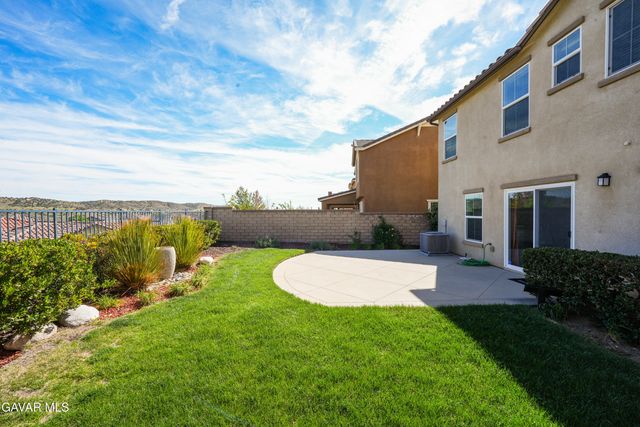 2721 Goldenrain Street, Palmdale, CA 93551