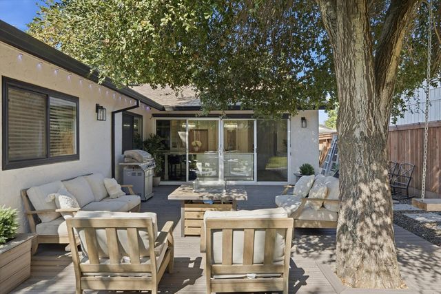 3340 Hartselle Way, Sacramento, CA 95827