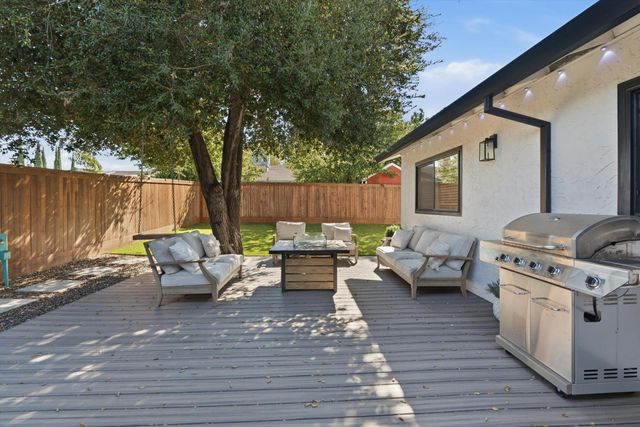 3340 Hartselle Way, Sacramento, CA 95827