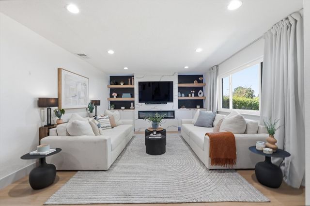 3340 Hartselle Way, Sacramento, CA 95827