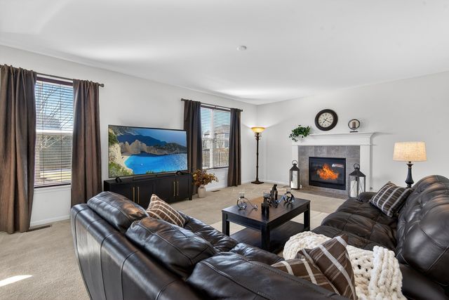 12475 Carver Lane, Huntley, IL 60142