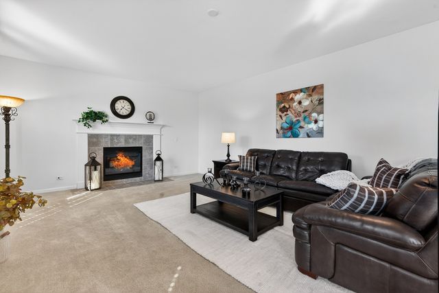 12475 Carver Lane, Huntley, IL 60142