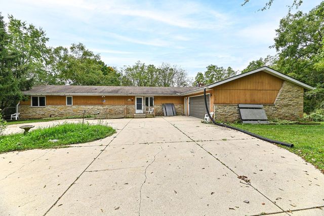 S70W20099 Adrian DRIVE, Muskego, WI 53150