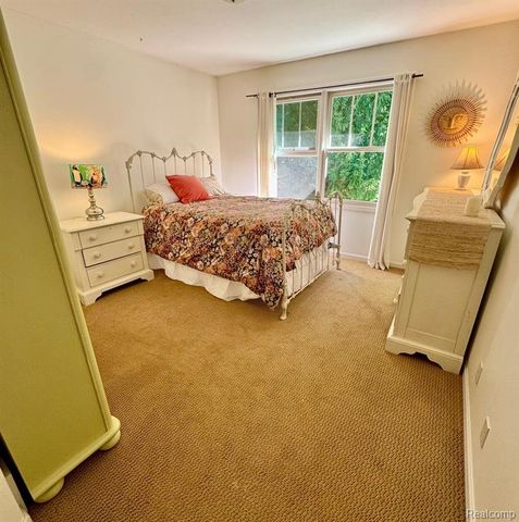 11536 Oak Grove Road, Grand Haven, MI 49417