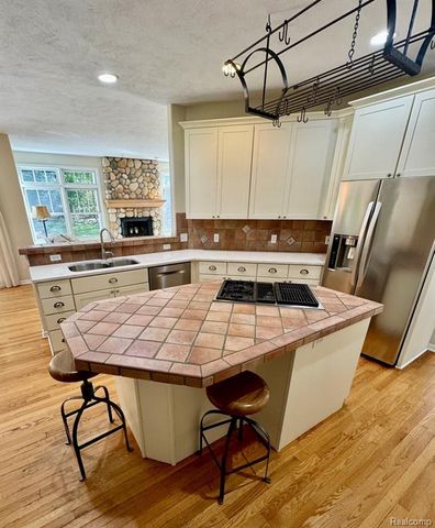 11536 Oak Grove Road, Grand Haven, MI 49417