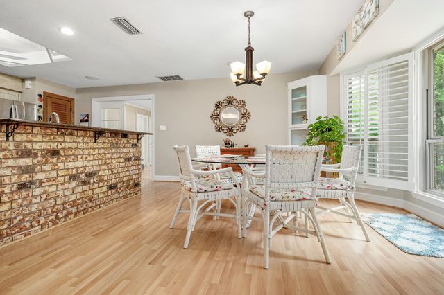 709 Chaffee Court, Arlington, TX 76006