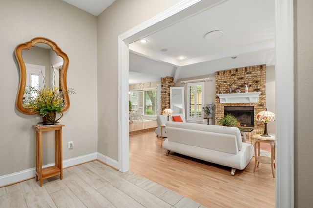 709 Chaffee Court, Arlington, TX 76006