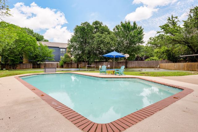 709 Chaffee Court, Arlington, TX 76006
