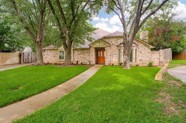 709 Chaffee Court, Arlington, TX 76006