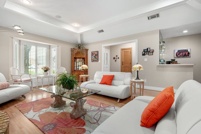 709 Chaffee Court, Arlington, TX 76006