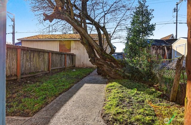 1328 Chestnut Street, Everett, WA 98201