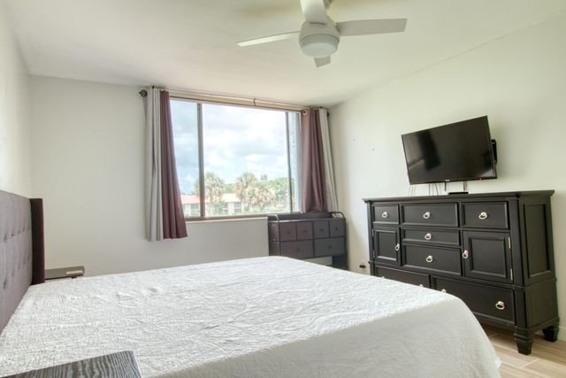 4471 Luxemburg Court 206, Lake Worth, FL 33467