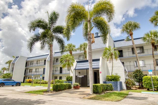 4471 Luxemburg Court 206, Lake Worth, FL 33467