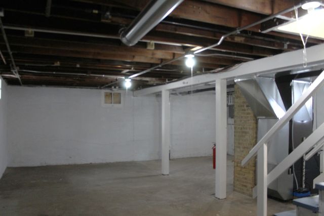 689 Bent Street, Elgin, IL 60120