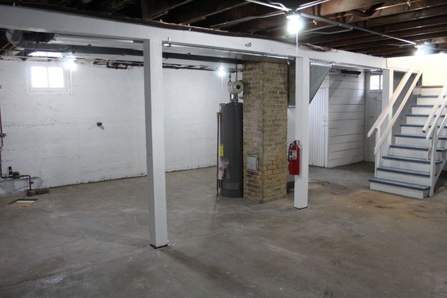 689 Bent Street, Elgin, IL 60120