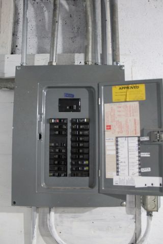 689 Bent Street, Elgin, IL 60120