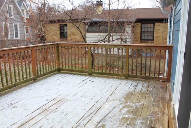 689 Bent Street, Elgin, IL 60120