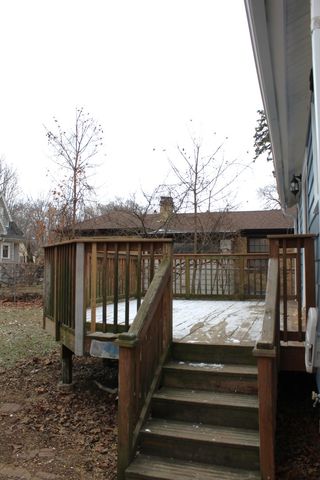 689 Bent Street, Elgin, IL 60120