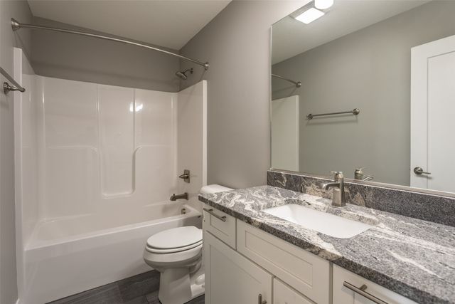 610 SE Westown Parkway, Waukee, IA 50263