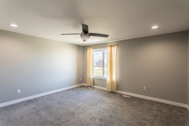 610 SE Westown Parkway, Waukee, IA 50263