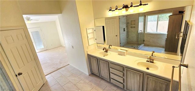 8229 Flowing Rapids Court, Las Vegas, NV 89131
